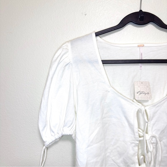 NWT Free People puff sleeve tie front crop top - Picture 2 of 2